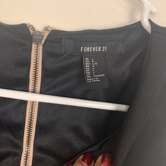 Forever 21 Black Zipper Back Crop Top - Picture 5 of 6